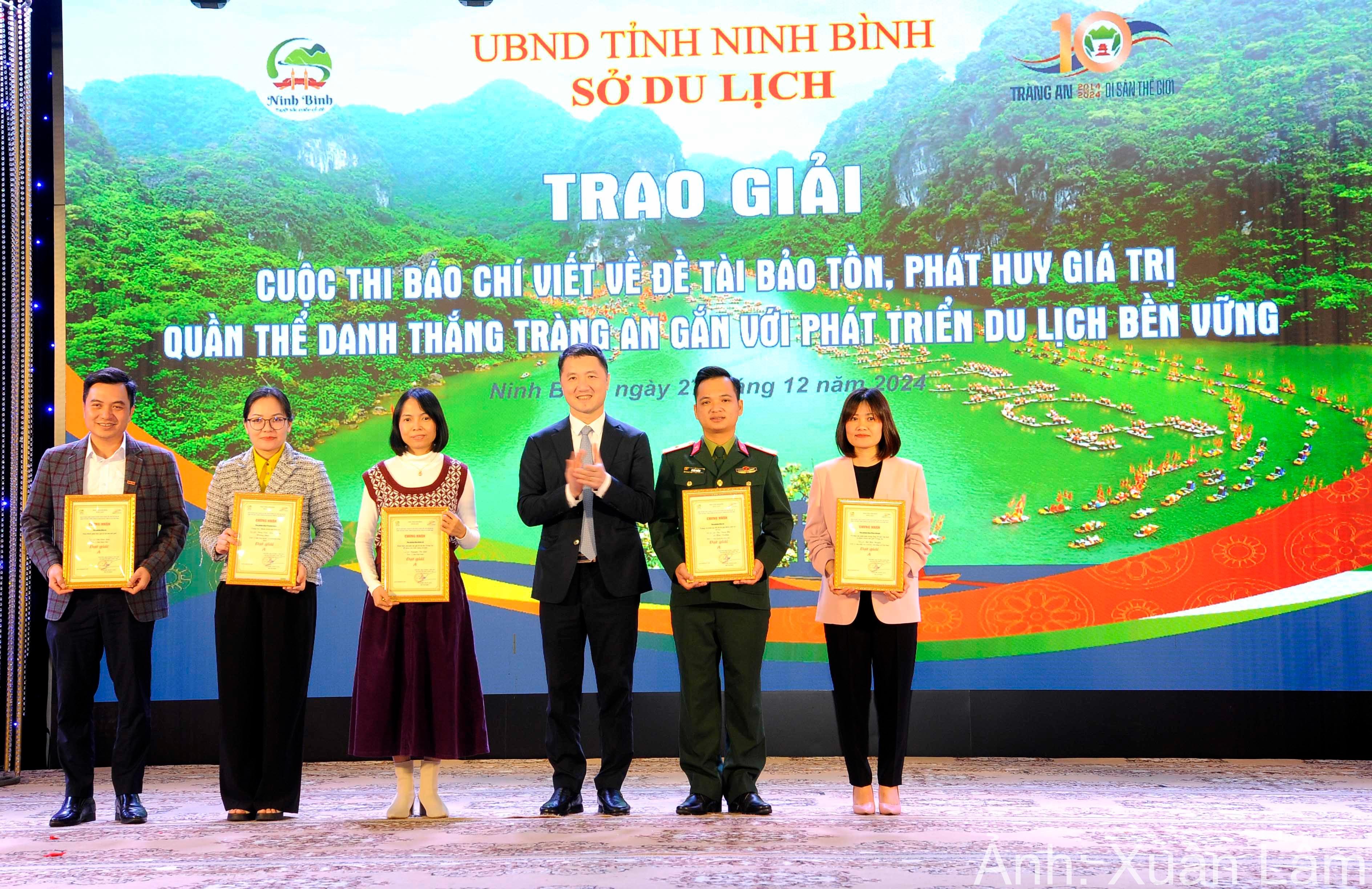 giai-bao-chi-2-1735346547.jpg