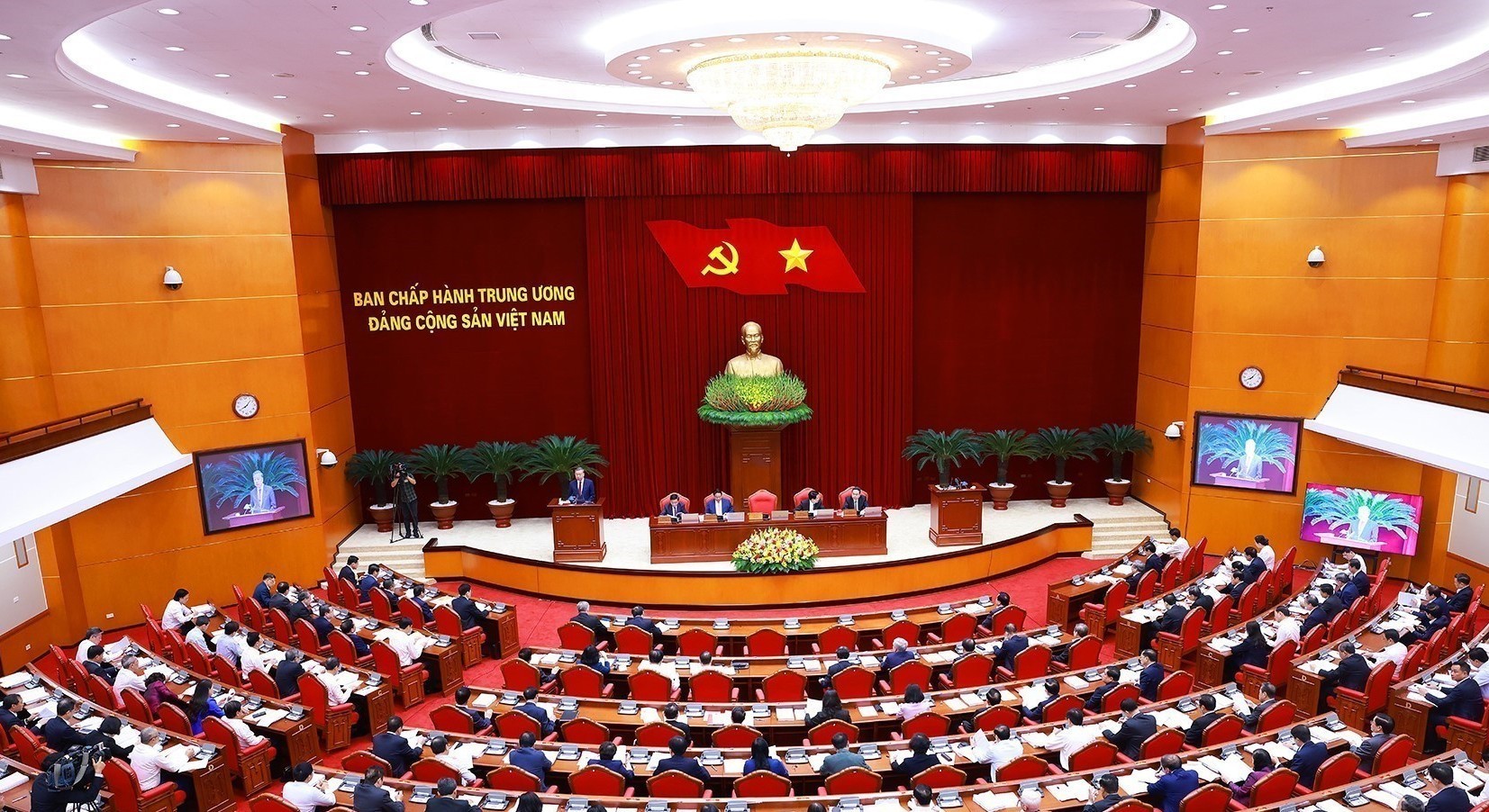 ky-niem-thanh-lap-dang-10-1738500726.jpg