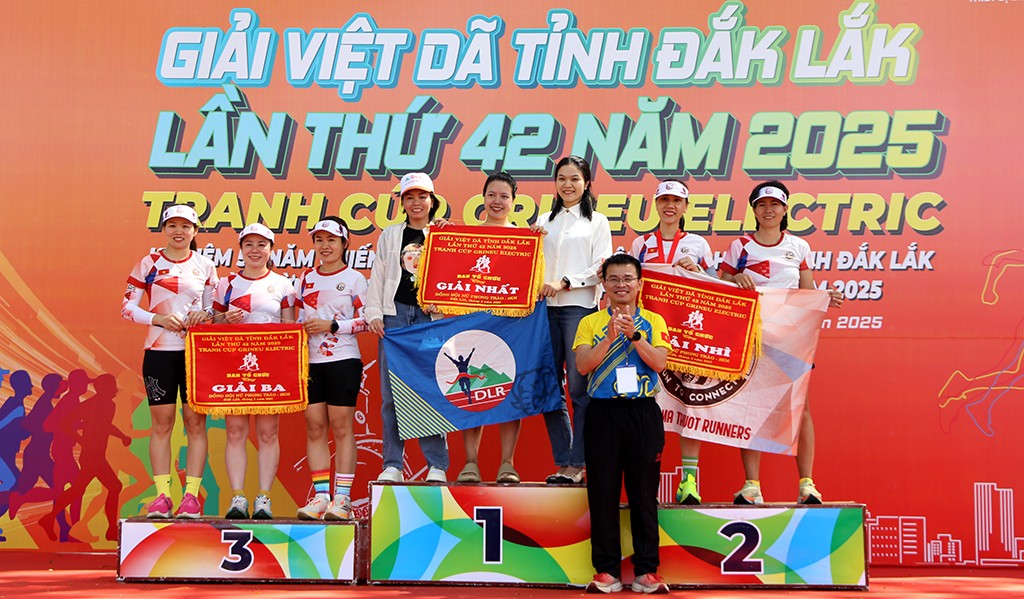 ban-to-chuc-trao-giai-noi-dung-dong-doi-nu-phong-trao-1740938407.jpg