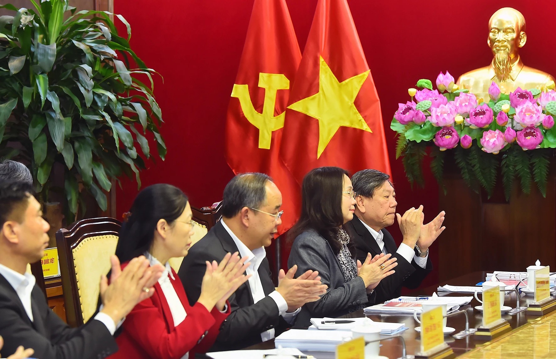 chu-tich-nuoc-luong-cuong-lam-viec-tai-quang-ninh-6-1742371722.jpg