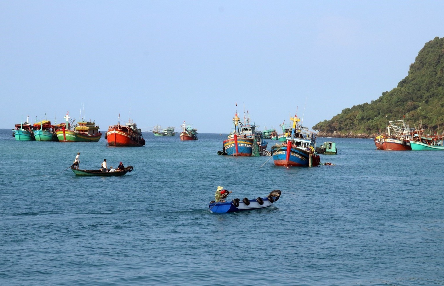 quy-dinh-danh-bat-thuy-san-5-1742959244.jpg