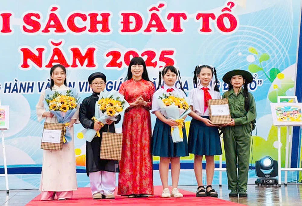 Hội sách Đất tổ năm 2025-6.jpg