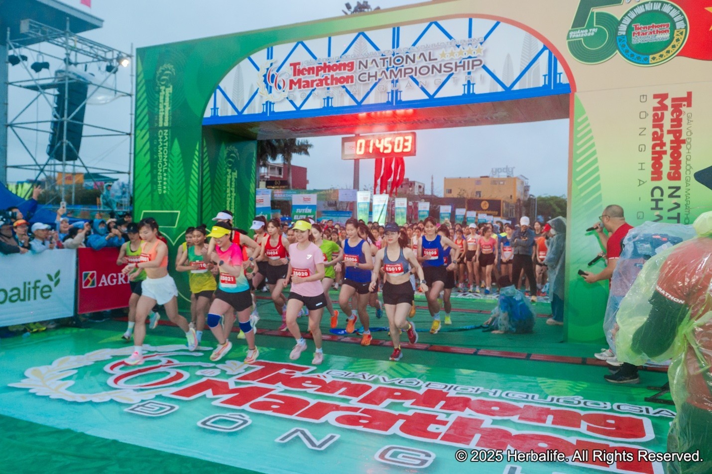 giai-vo-dich-quoc-gia-marathon-va-cu-ly-dai-bao-tien-phong-herbalife-1.jpg