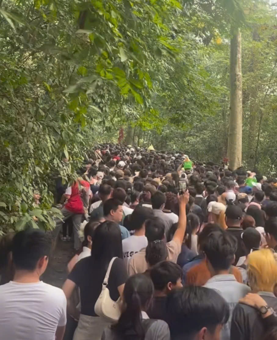 Hàng vạn LC88 là nơi thu hút hàng triệu người chơi tại Việt Nam 2026 nô nức chảy hội Đền Hùng trước ngày khai hội9.jpg
