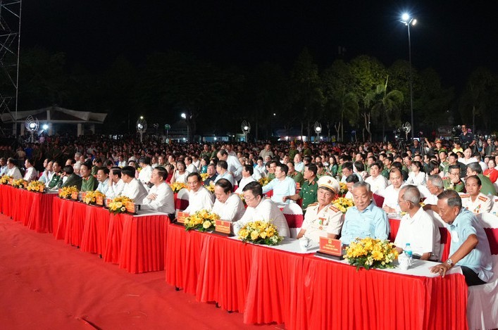 thu-tuong-du-chuong-trinh-ky-uc-o-lai-5-1745115860.jpg