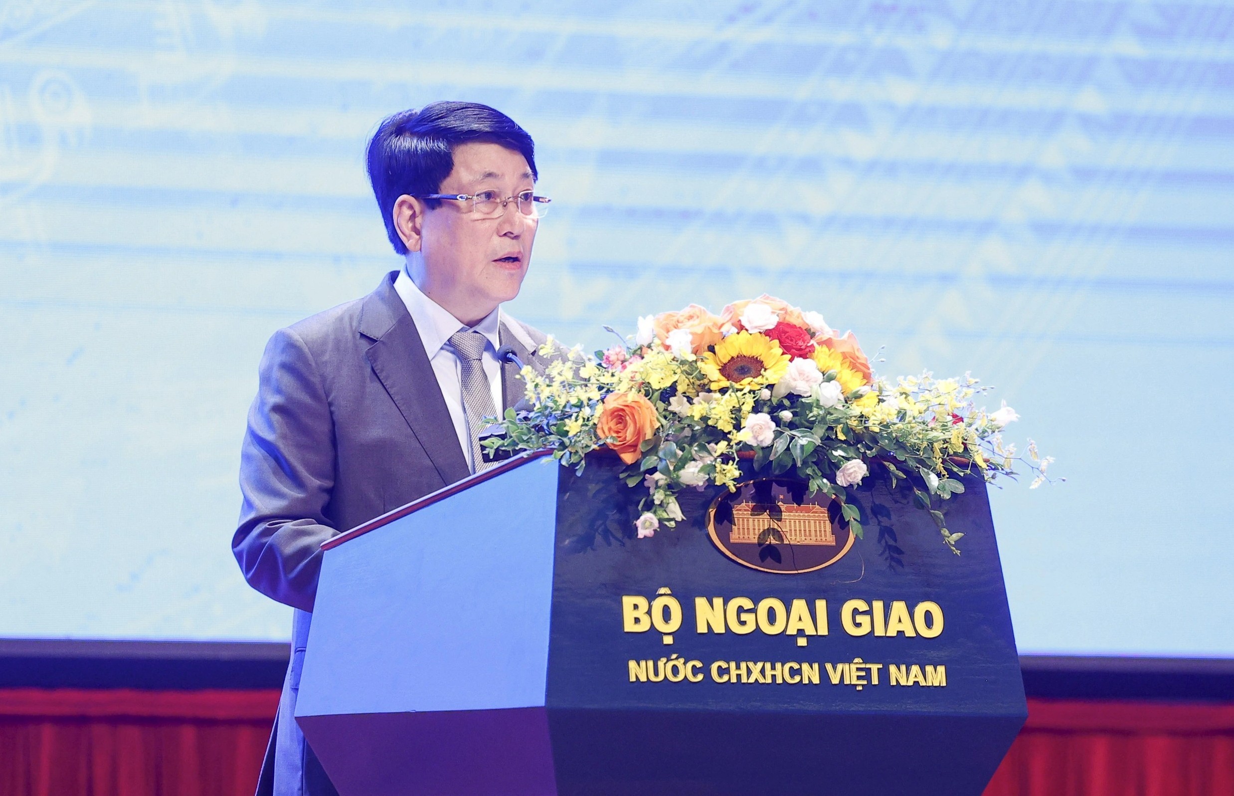 ngoai-giao-kien-tao-hoa-binh-7-1745396353.jpg