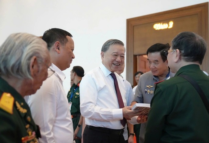 nuoc-viet-nam-la-mot-dan-toc-viet-nam-la-mot-2-1745737665.jpg