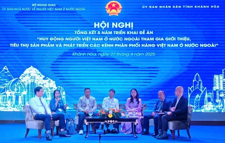 nguoi-viet-o-nuoc-ngoai-tieu-thu-hang-hoa-3-1746085927.jpg