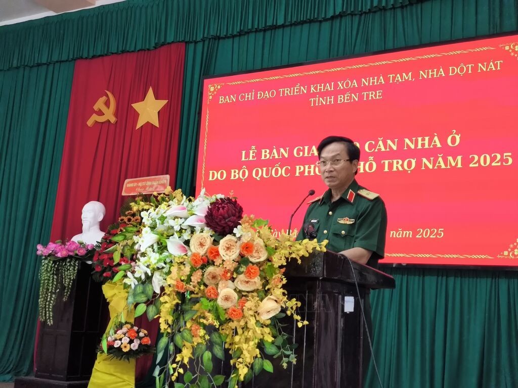 185615-thieu-tuong-nguyen-minh-trieu-pho-tu-lenh-quan-khu-9-phat-bieu-tai-le-ban-giao-nha-anh-huynh-phuc-hau-ttxvn-1746887193.jpg