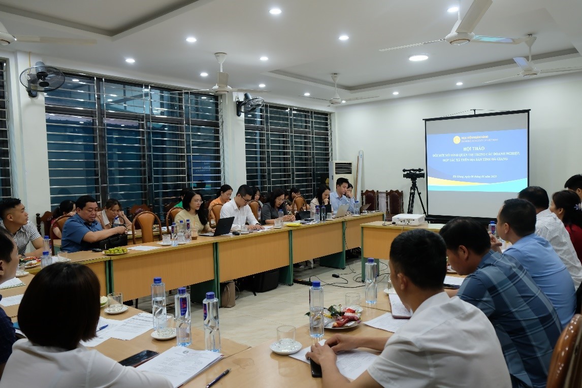 hoi-thao-mo-hinh-quan-tri-doanh-nghiep-hop-tac-xa-tren-dia-ban-ha-giang-1-1747016595.jpg