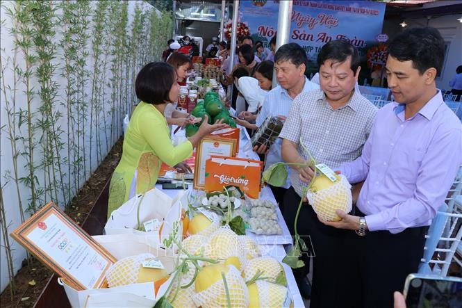 du-lich-chap-canh11-1747057584.jpg