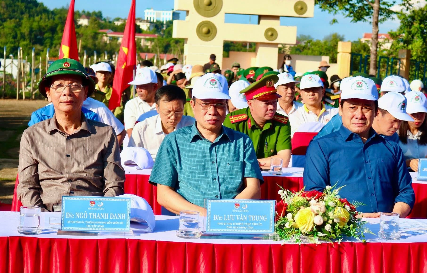 cac-lanh-dao-cua-tinh-dak-nong-co-mat-tai-buoi-le-1747650074.jpg