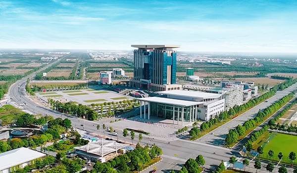 Việc tinh gọn bộ máy này được thực hiện đồng thời với thời điểm kết thúc hoạt động của cấp huyện theo kế hoạch sắp xếp đơn vị hành chính.