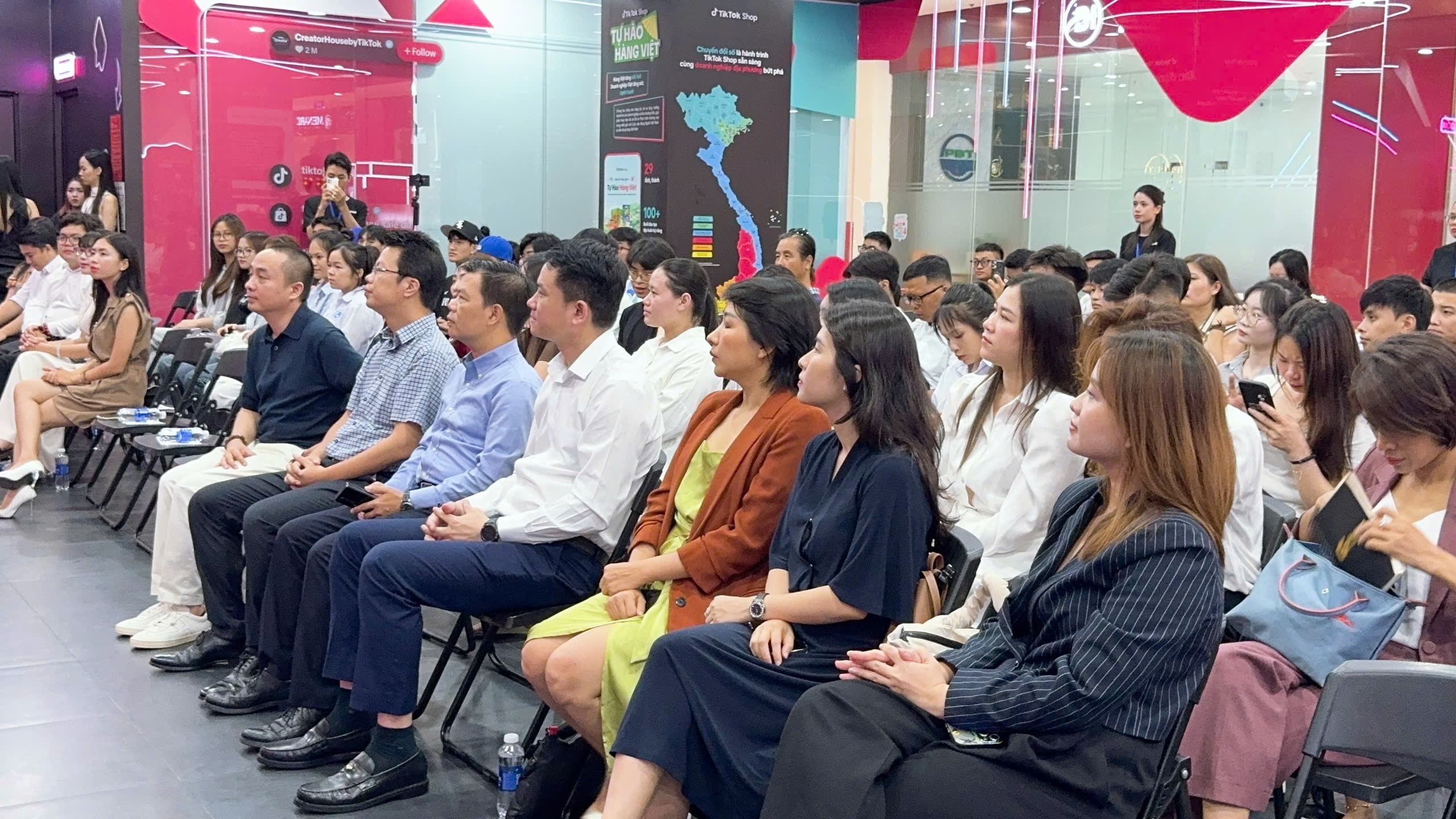 z6684262180249-9ce1a921e285d427a6afa514238f4ed1-1749427482.jpg