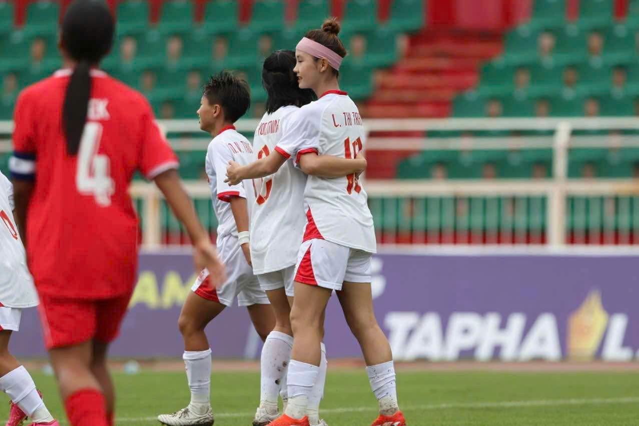 Các cầu thủ U19 nữ Việt Nam đã có một trận đấu dễ dàng trước U19 nữ Lào