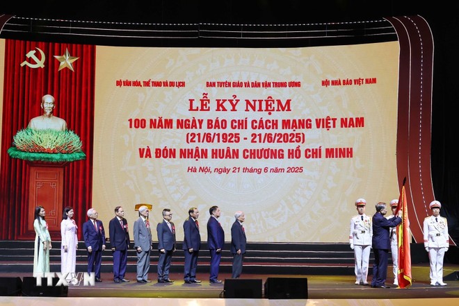 tong-bi-thu-to-lam-du-le-ky-niem-100-nam-ngay-bao-chi-cach-mang-viet-nam-8104836-3-1750492691.jpg