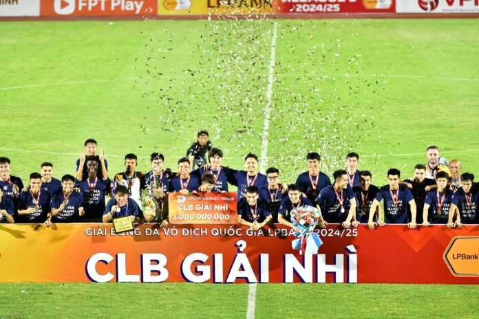 CLB Hà Nội đoạt ngôi Á quân giải Vô địch quốc gia V.League 1 2024-2025