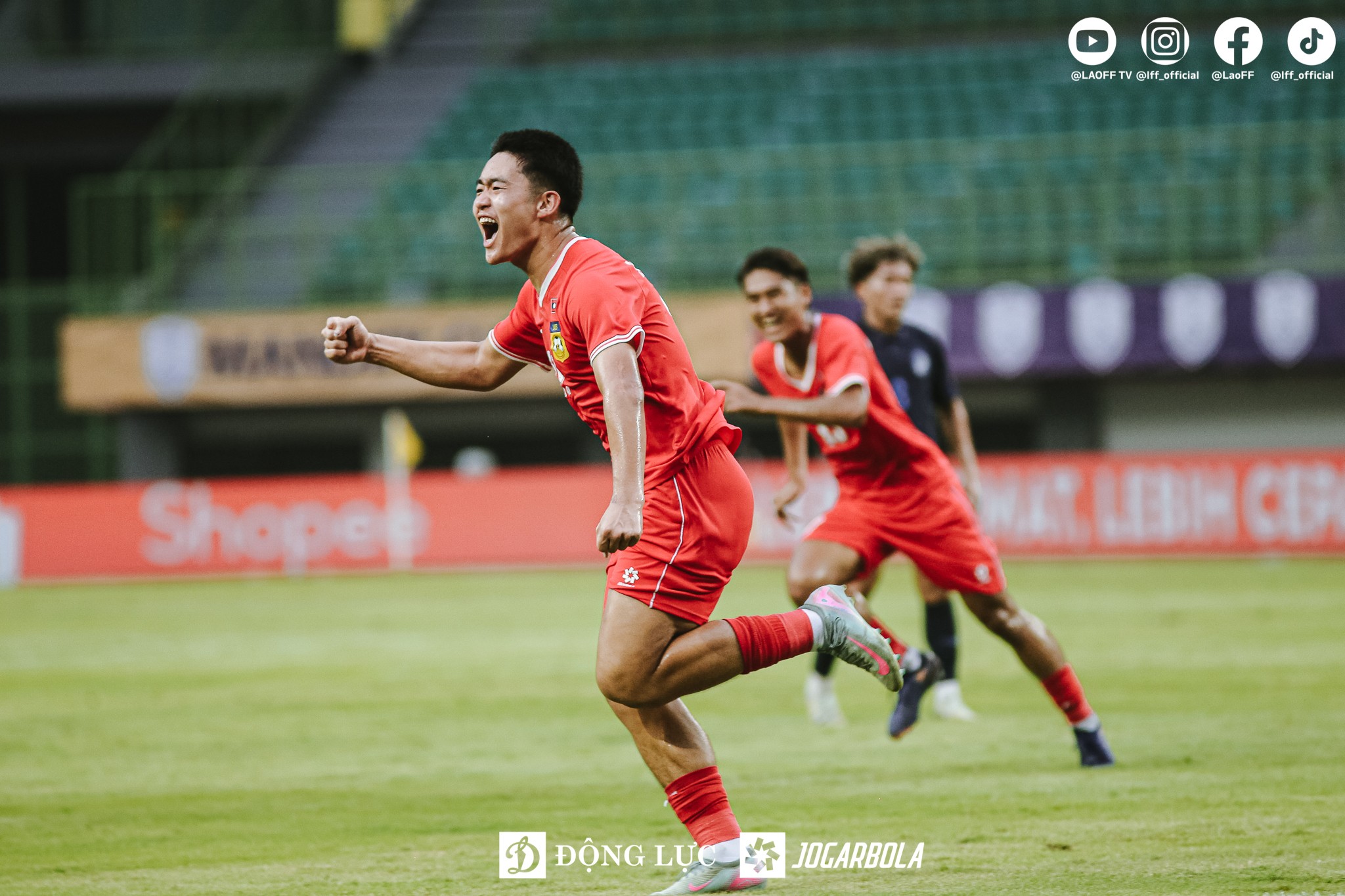 Tiền vệ Panyavong ăn mừng bàn thắng mở tỉ số trận đấu cho U23 Lào