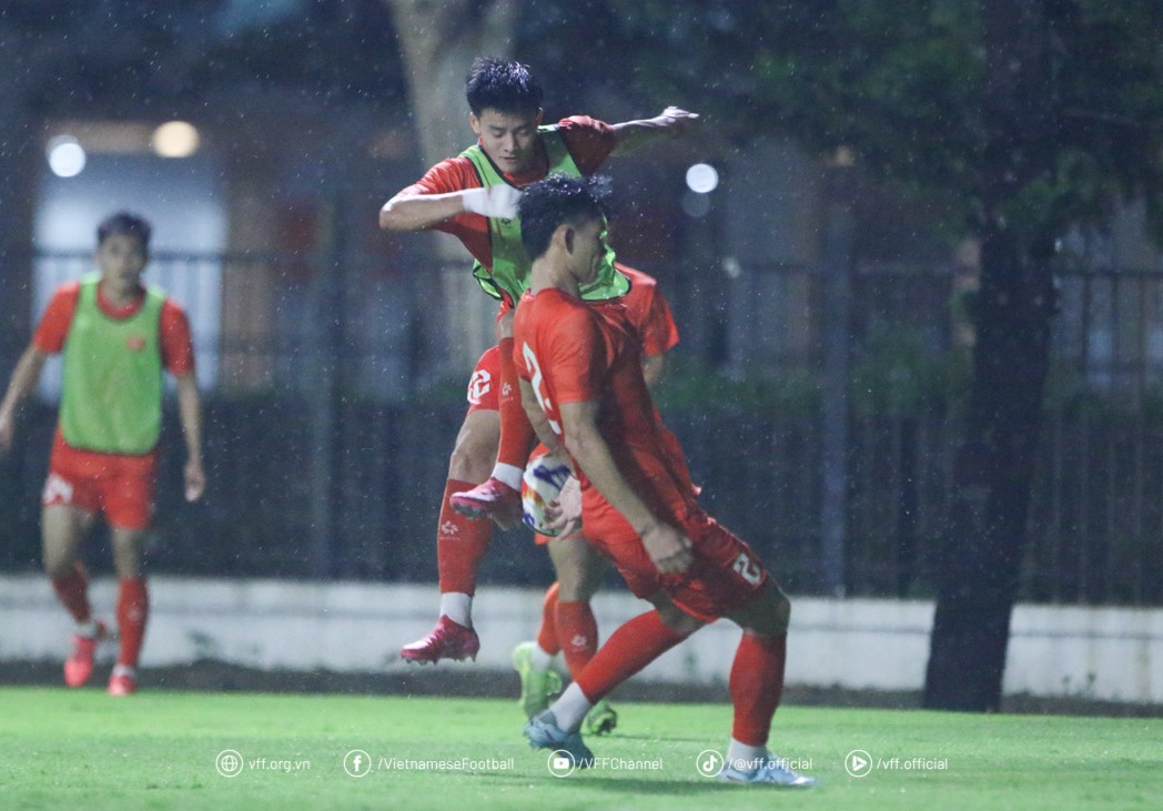 Thanh Nhàn bất ngờ dính chấn thương trong buổi tập tối qua 16/07 cùng đội tuyển U23 Việt Nam
