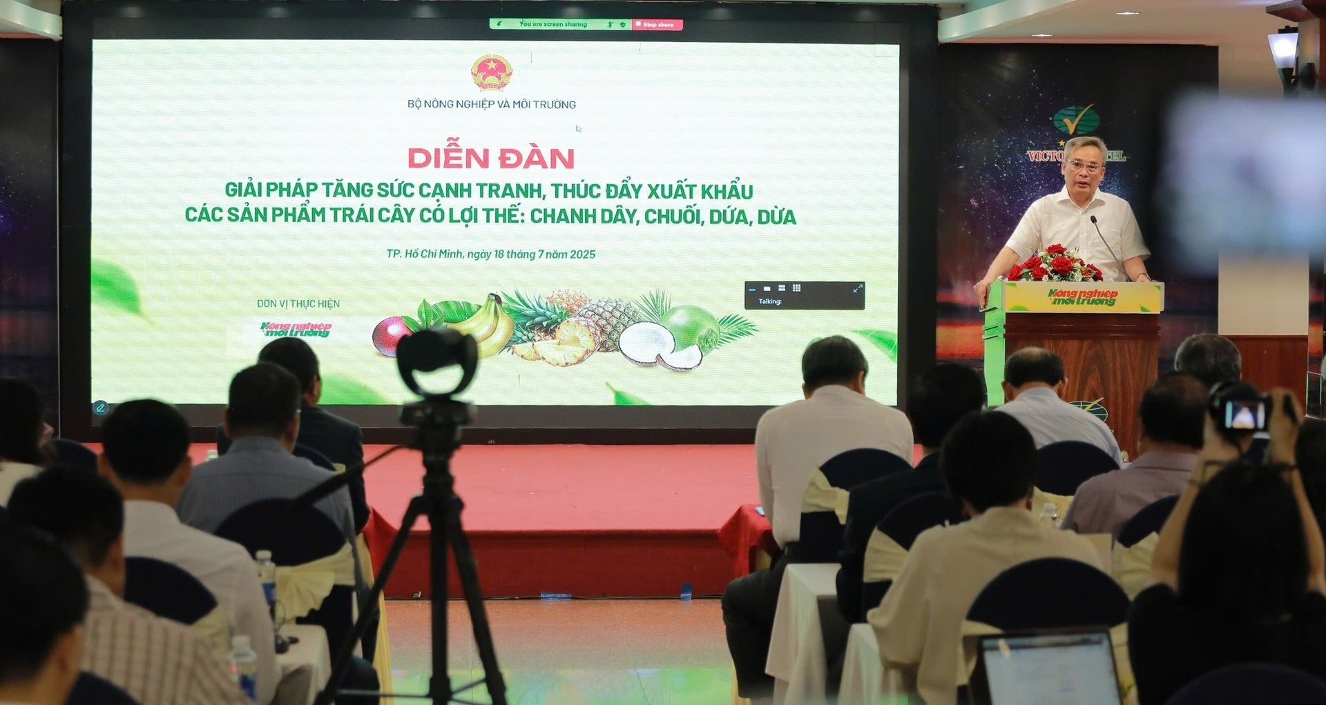 Diễn đàn “Giải pháp tăng sức cạnh tranh, thúc đẩy Sân Chơi Lc88.com Web Uy Tín các sản phẩm trái cây có lợi thế: Chanh leo, chuối, dứa, dừa”, ngày 18/7. (Ảnh: Báo NN&MT)