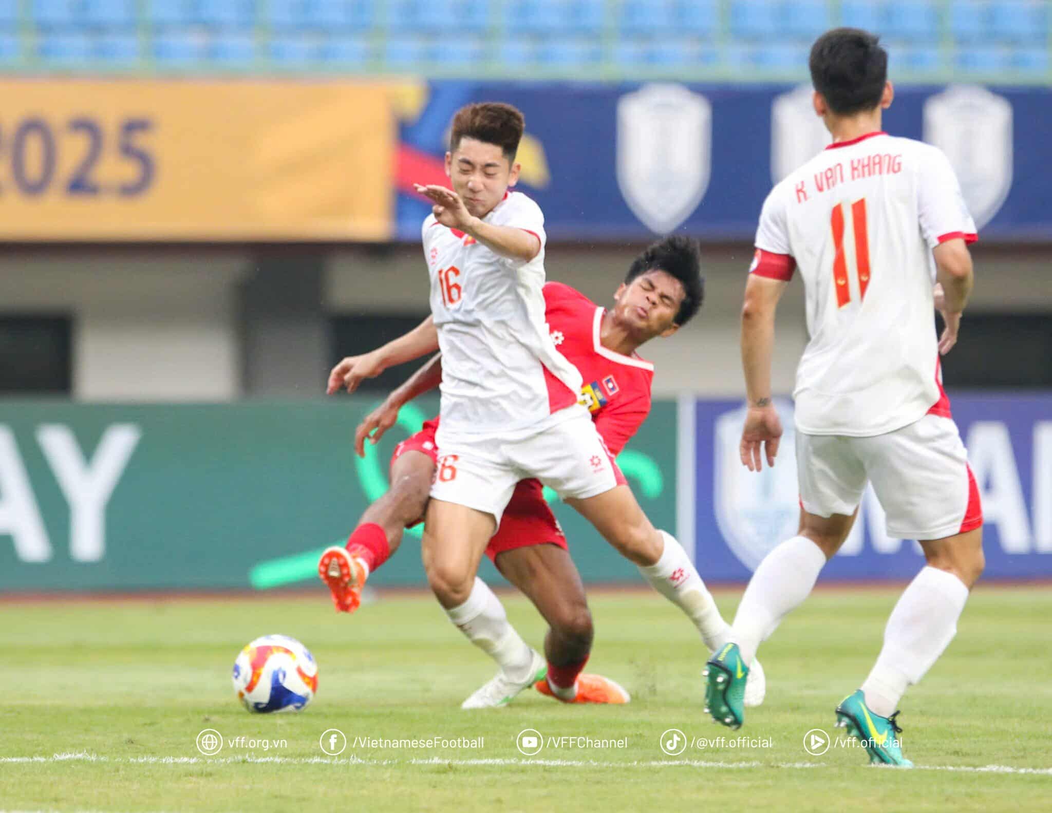 U23 Việt Nam chơi lấn lướt và làm chủ hoàn toàn thế trận
