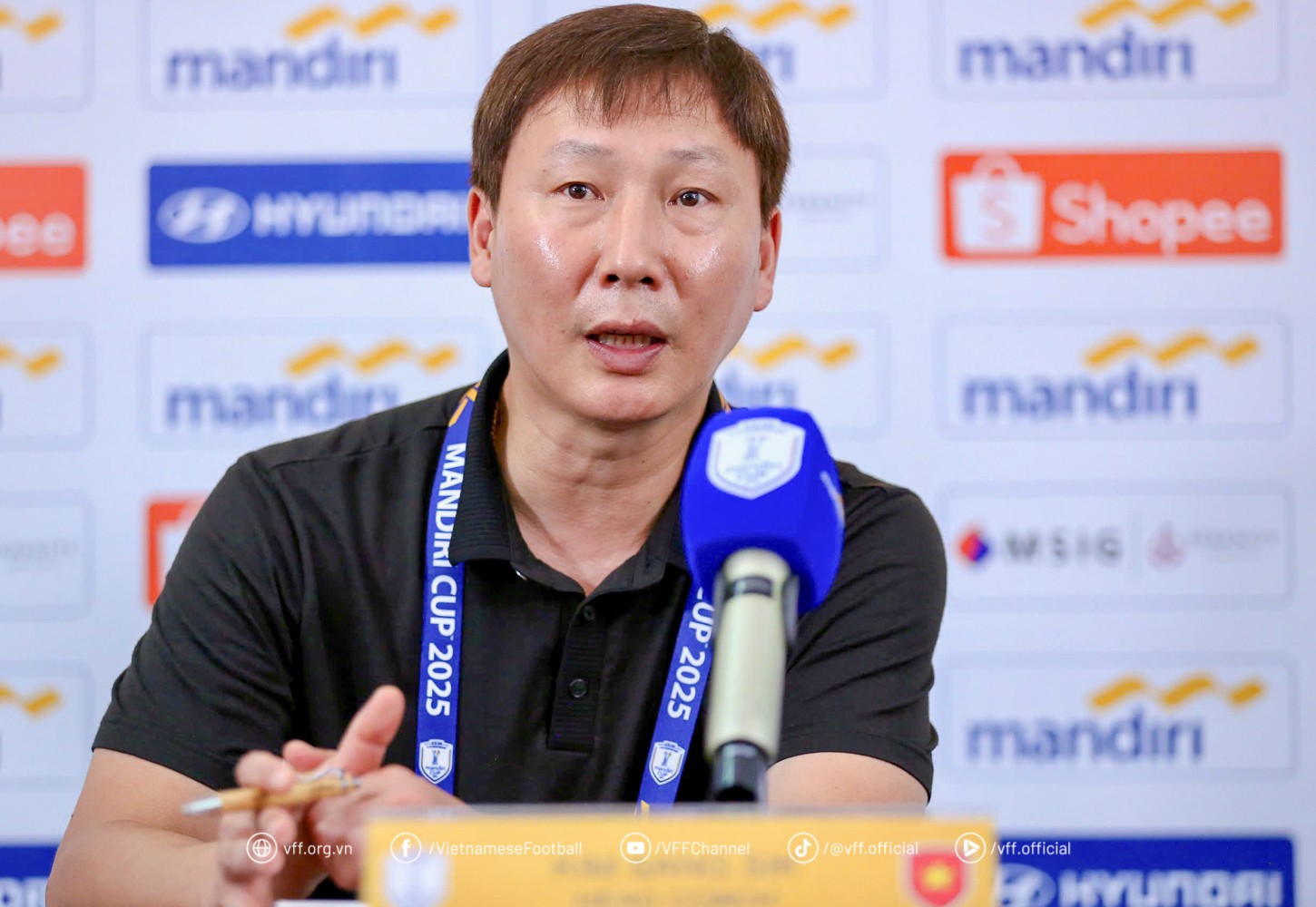 HLV Kim Sang Sik hài lòng về màn trình diễn của các học trò trong trận thắng U23 Lào
