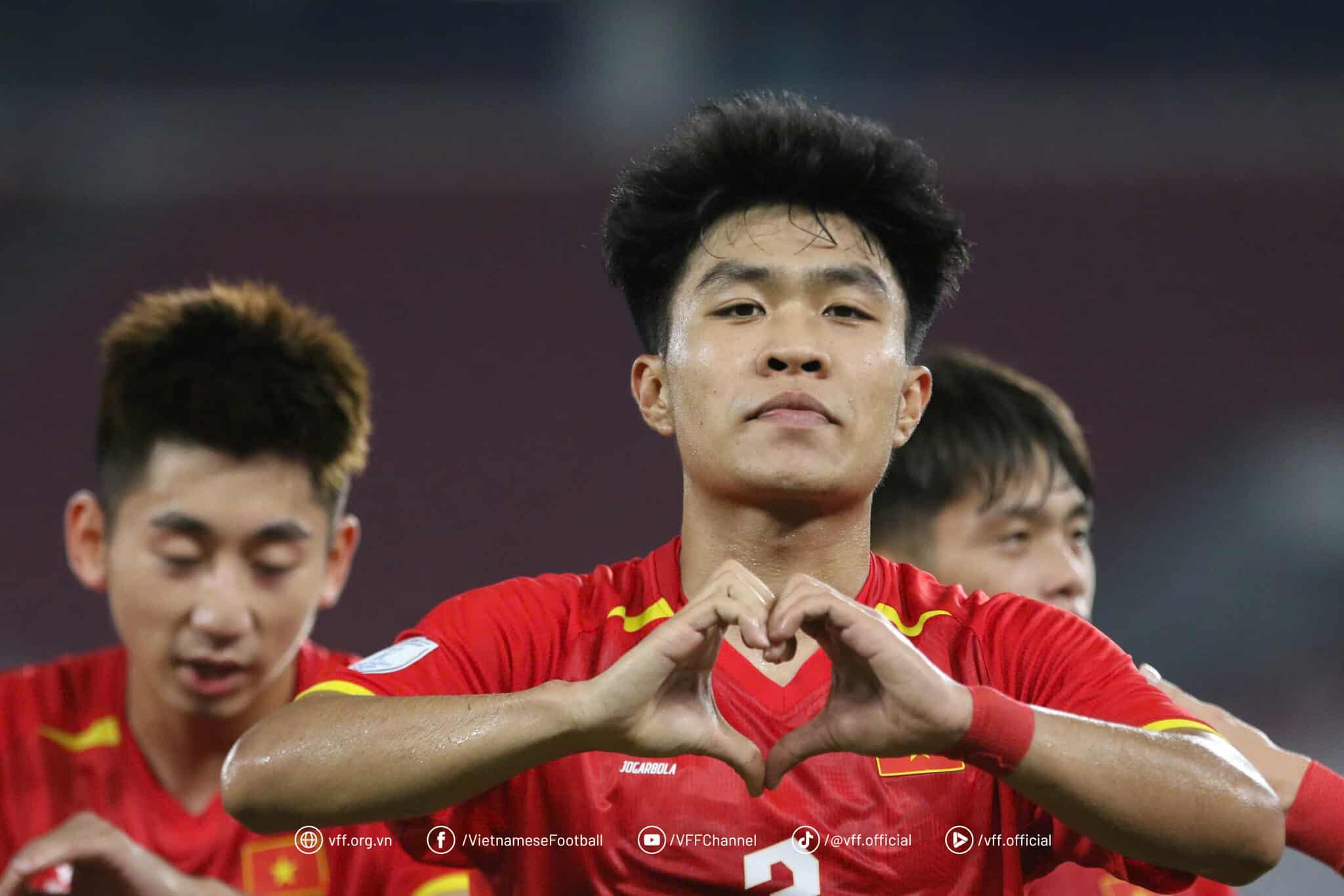 Thắng vất vả U23 Campuchia, U23 Việt Nam xếp nhất Bảng B cùng tấm vé tham dự vòng bán kết