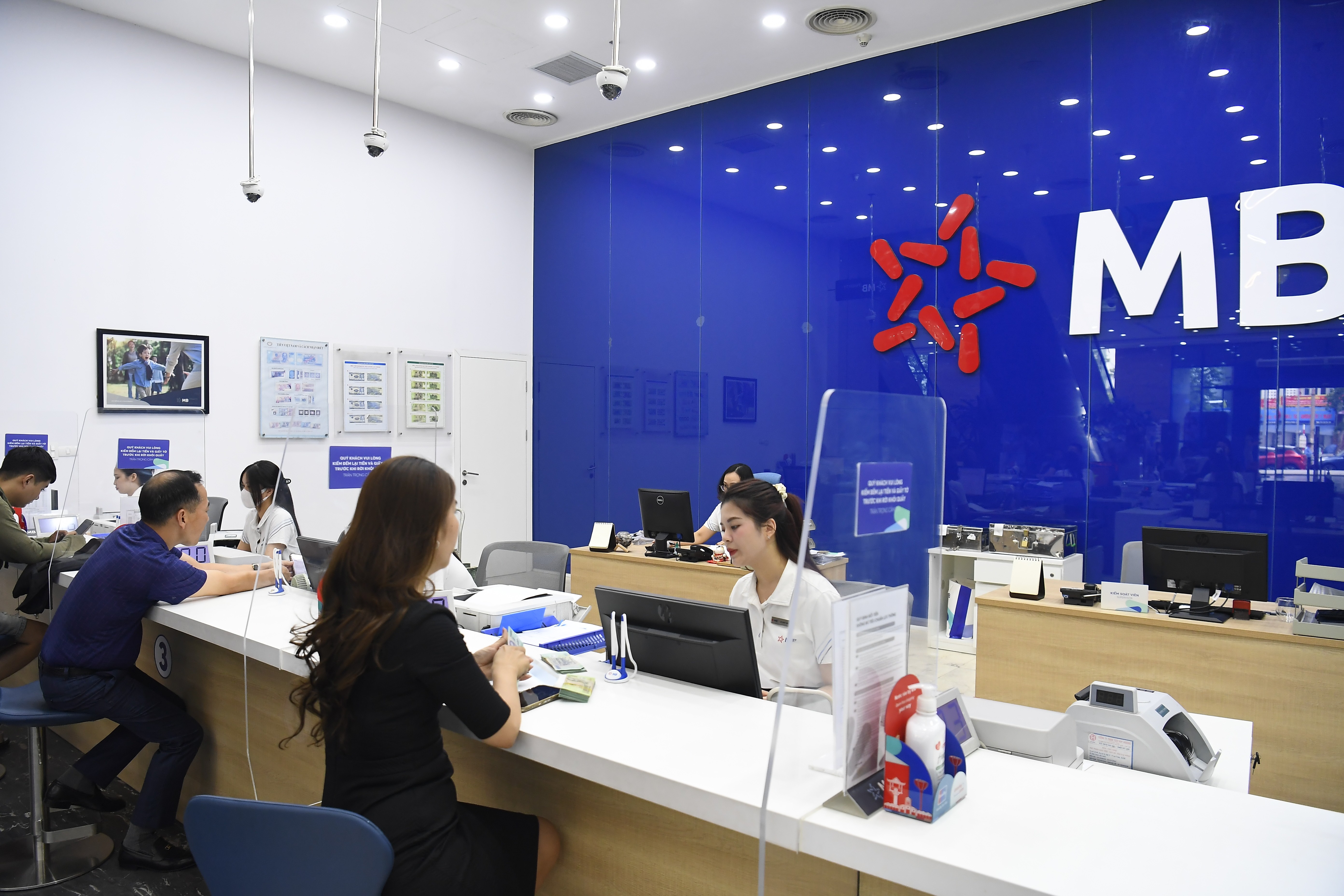 Tính đến ngày 30/6/2025, tổng tài sản hợp nhất của MB đạt gần 1,3 triệu tỷ đồng, tăng 14,2% so với cuối năm 2024. 