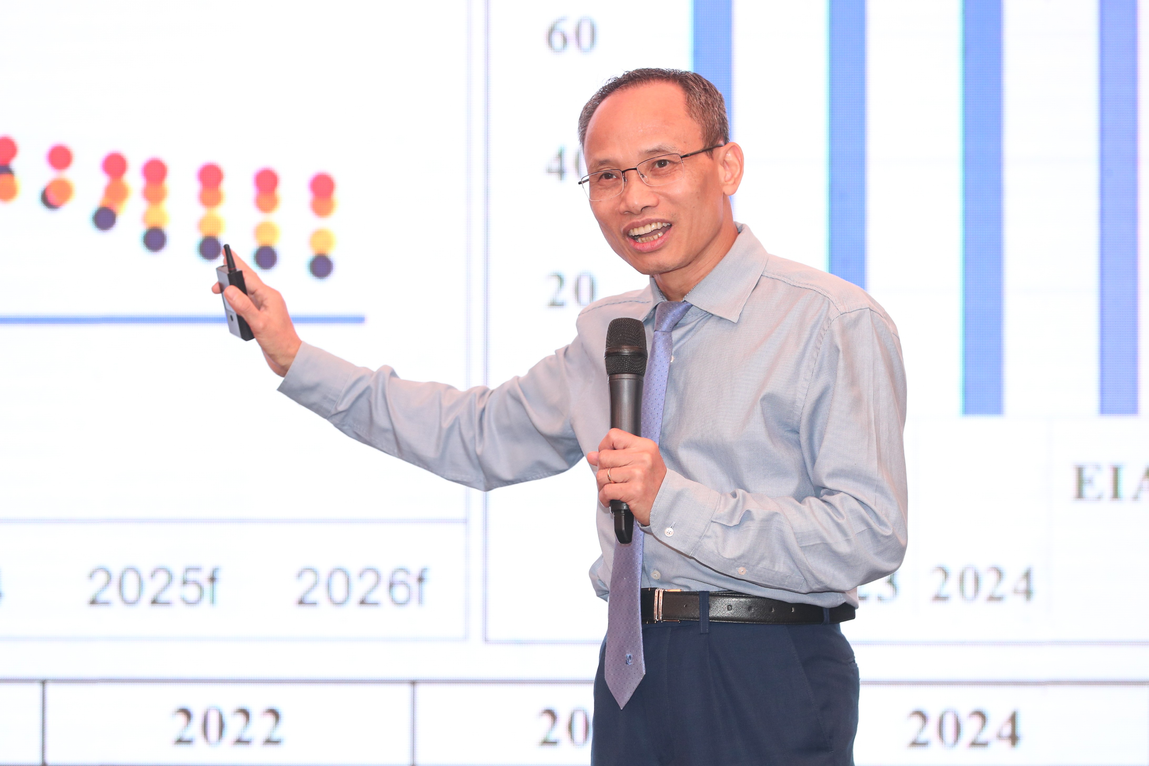 TS. Cấn Văn Lực - Chuyên gia kinh tê