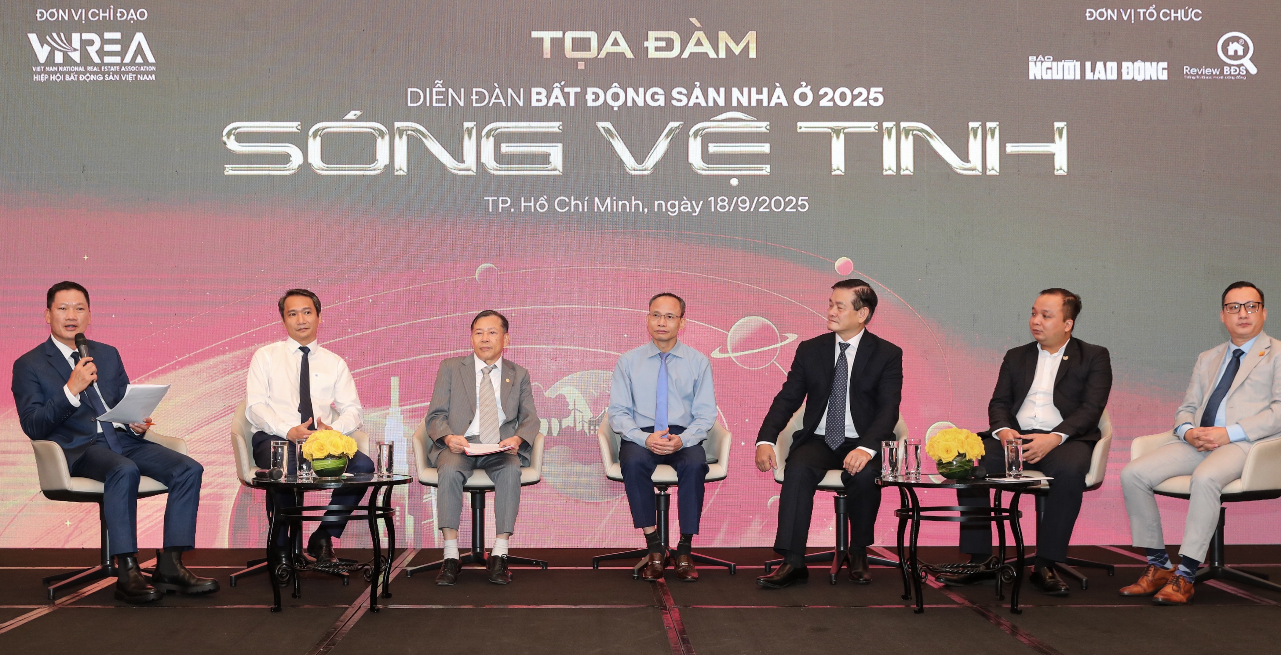 Diễn đàn Anh chị em ơi, hãy tải LC88 ngay Nhà ở 2025 với chủ đề "Sóng vệ tinh" diễn ra ngày 18/9, tại TP.HCM..