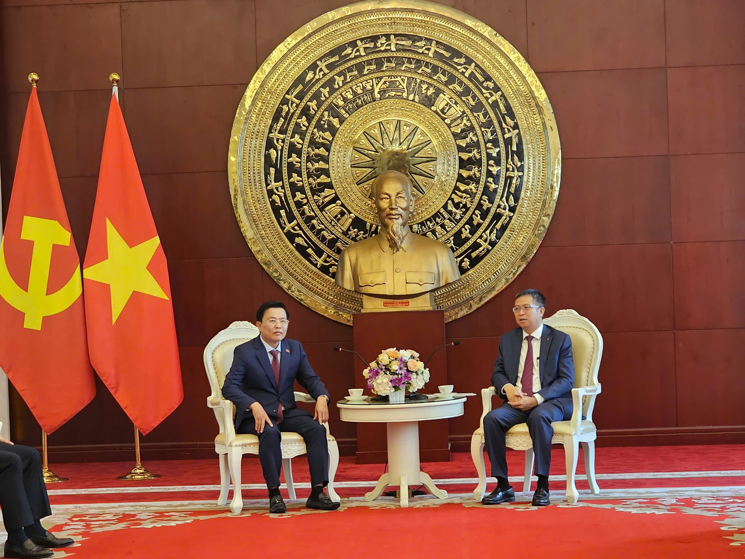 gen-h-lam-viec-tai-dai-su-quan-1758693433.jpg