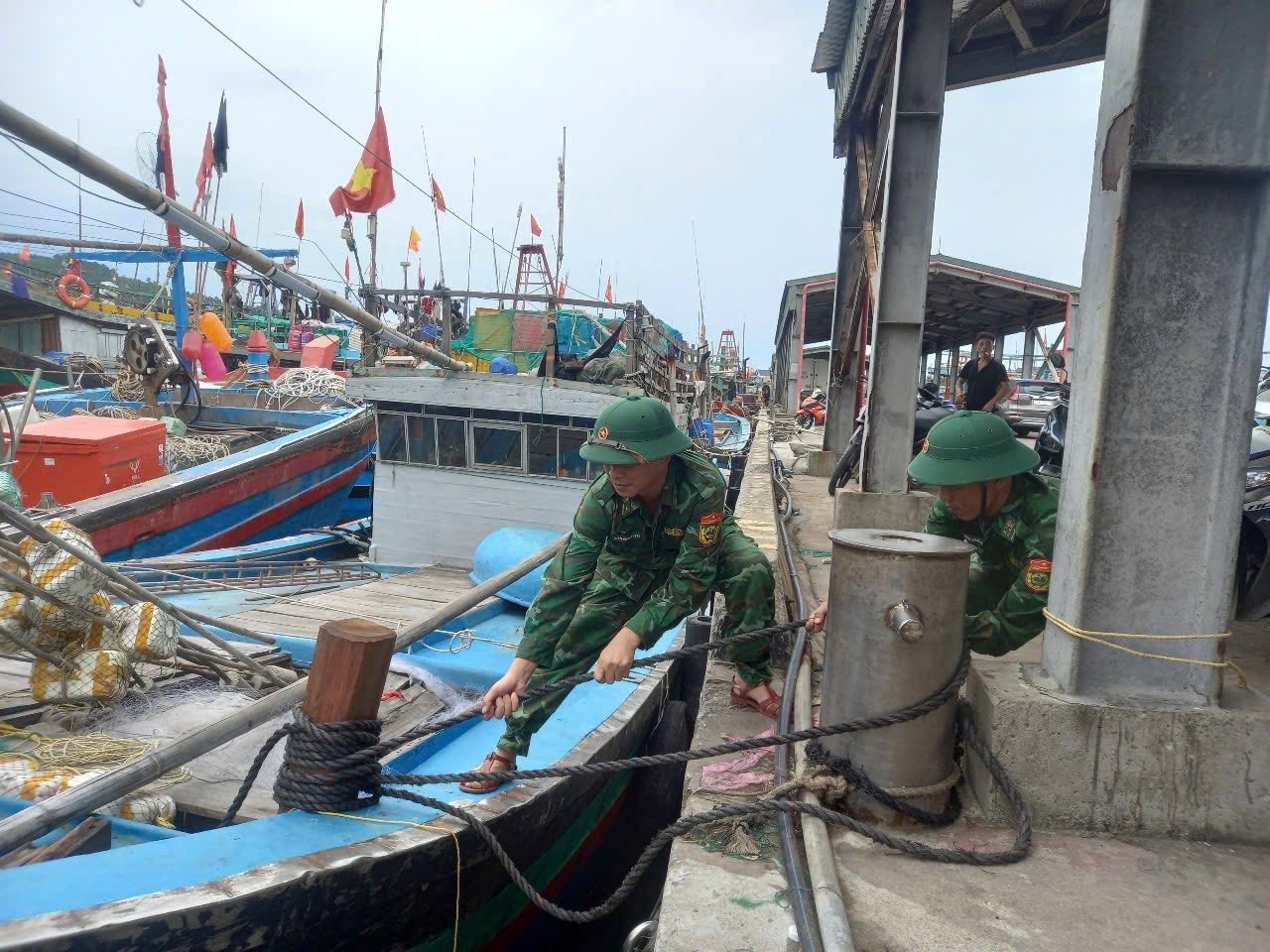 bien-phong-nghe-an-chong-bao-so-10-3-1759046954.jpg