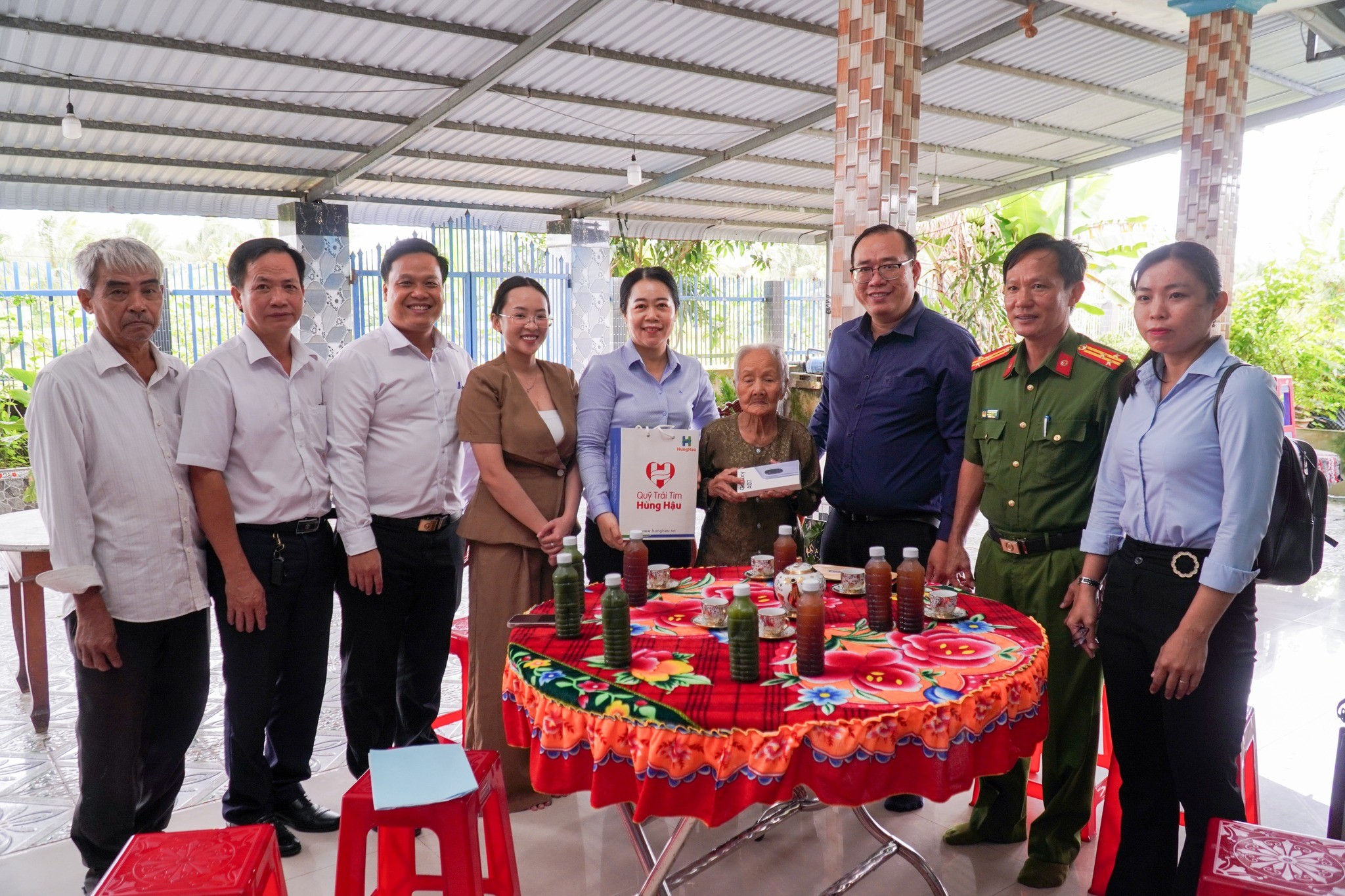 DTE lan tỏa nghĩa tình qua chương trình “Sen Hồng tri ân – Nghĩa tình Đồng Tháp”