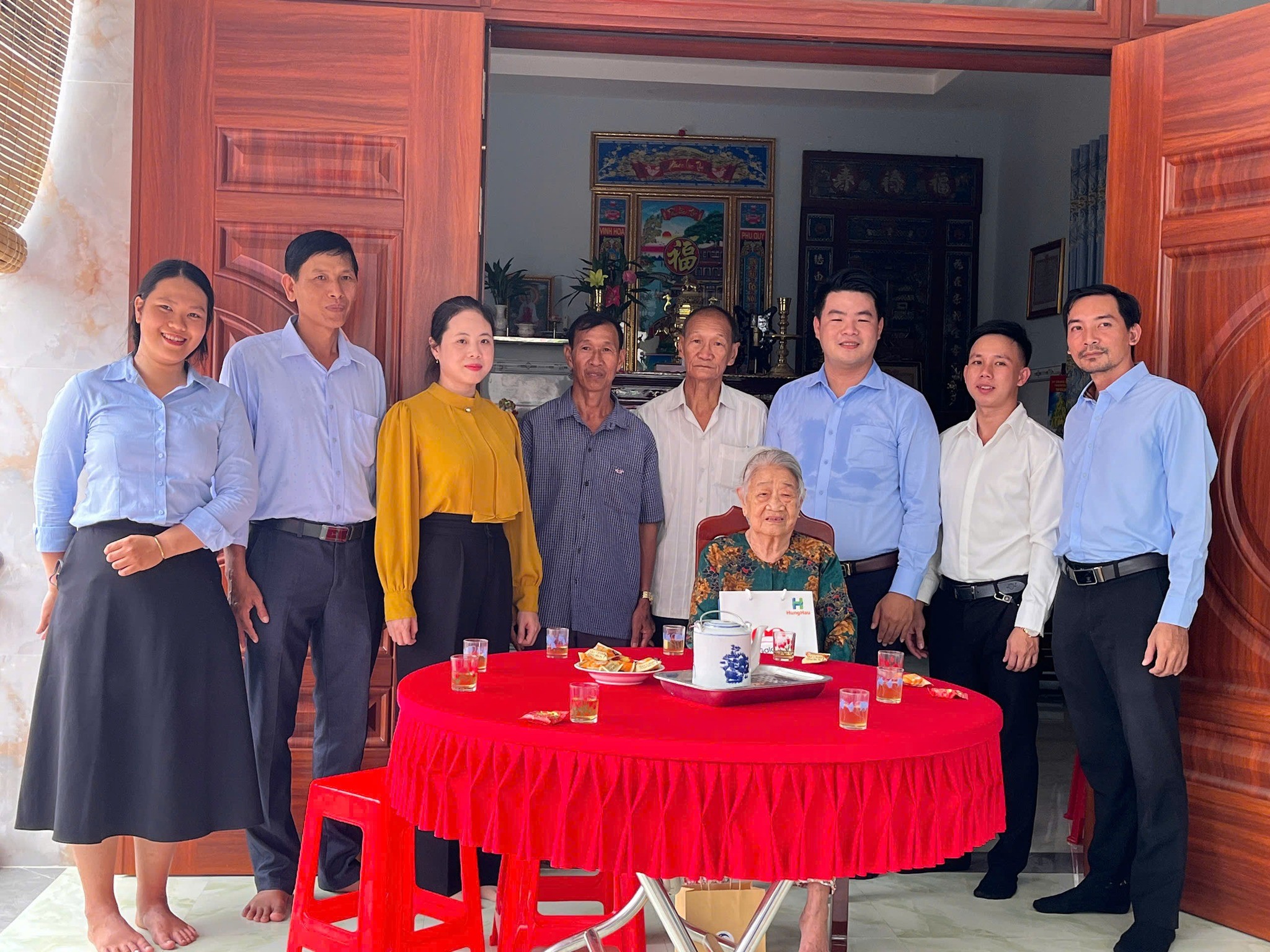 DTE lan tỏa nghĩa tình qua chương trình “Sen Hồng tri ân – Nghĩa tình Đồng Tháp”