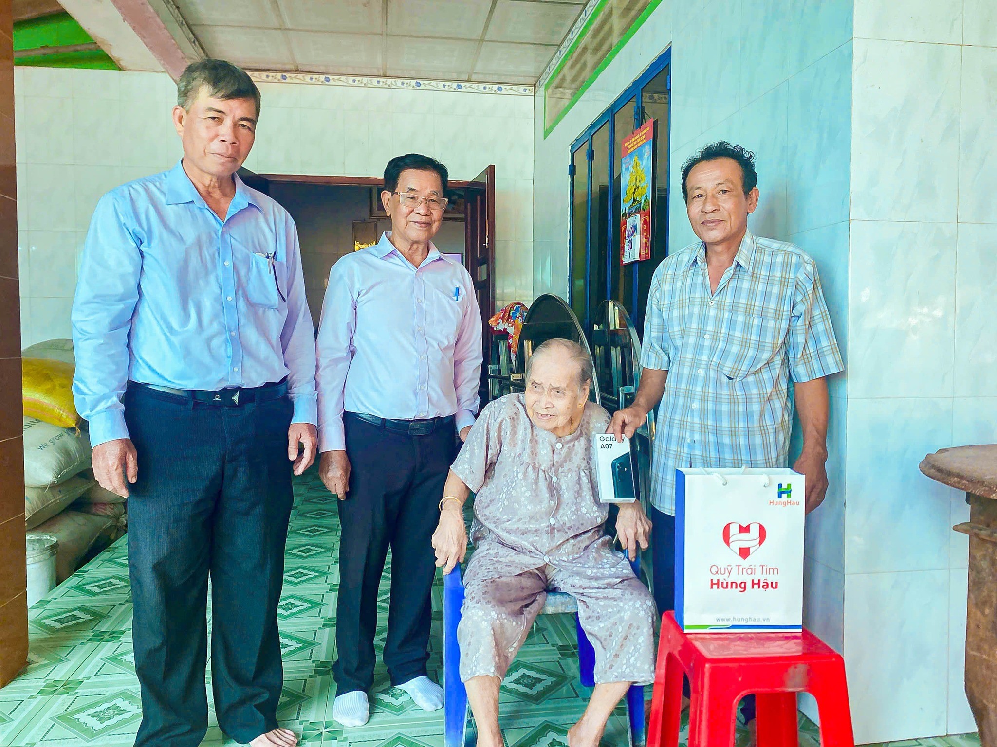 DTE lan tỏa nghĩa tình qua chương trình “Sen Hồng tri ân – Nghĩa tình Đồng Tháp”