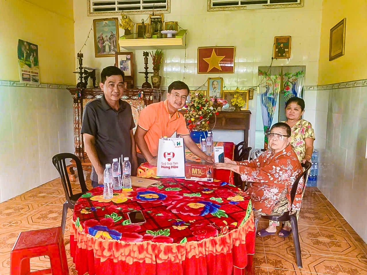 DTE lan tỏa nghĩa tình qua chương trình “Sen Hồng tri ân – Nghĩa tình Đồng Tháp”