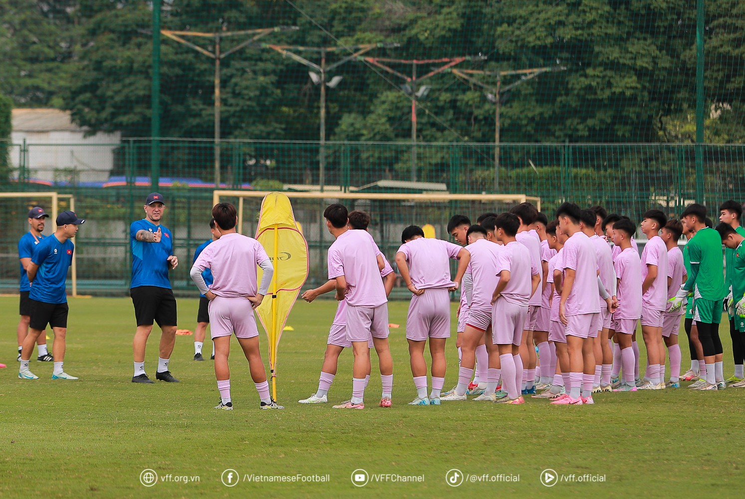Đội tuyển U17 Việt Nam hội quân luyện tập, chuẩn bị cho chuyến tập huấn tại Nhật Bản