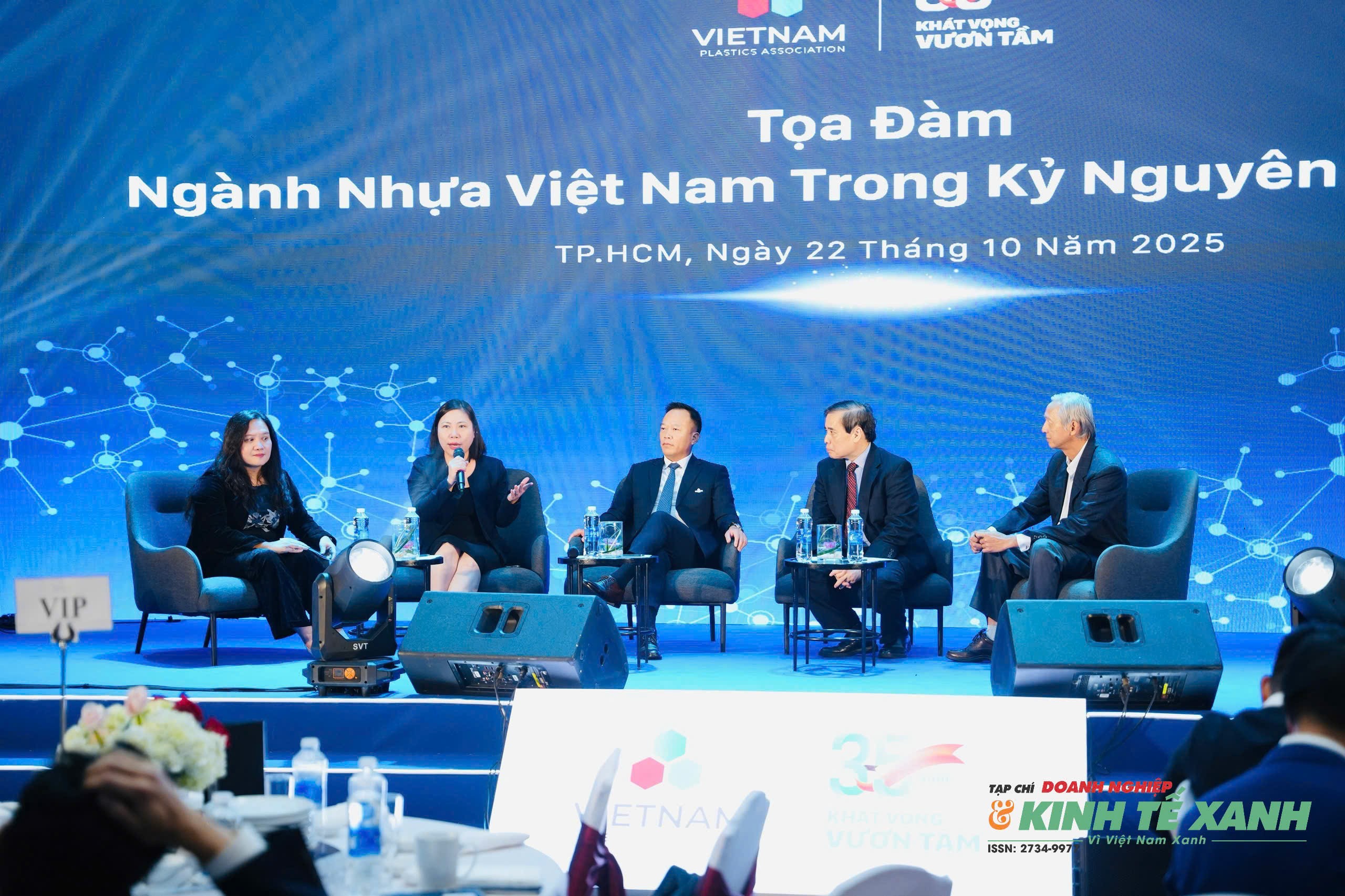 nganh-nhua-2-1761188676.jpg