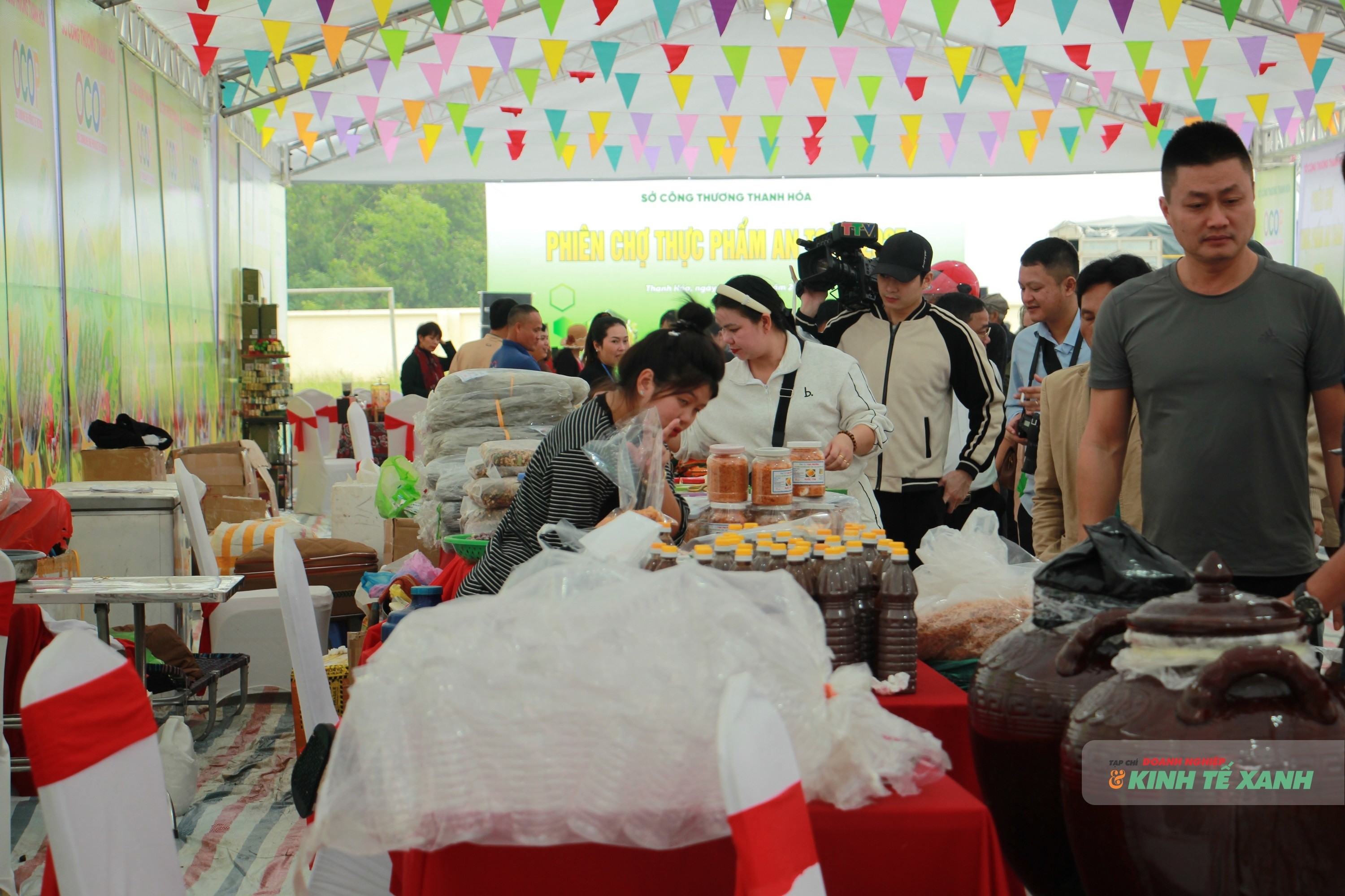 sau-anh-den-hoi-cho-2-1762957820.JPG