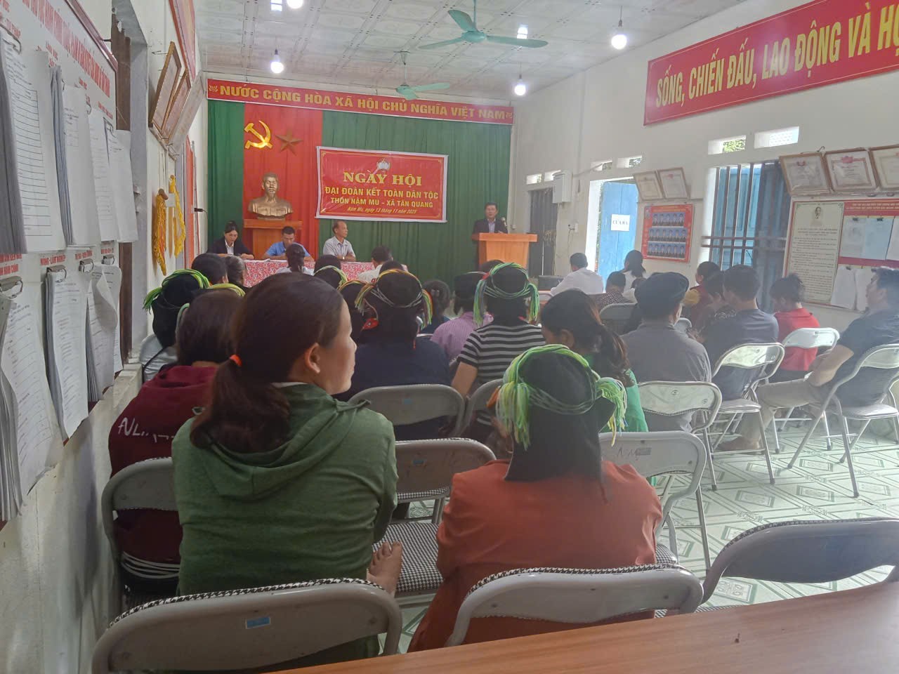 ngay-hoi-dai-doan-ket-toan-dan-thon-nam-mu-xa-tan-quang-4-1763003379.png