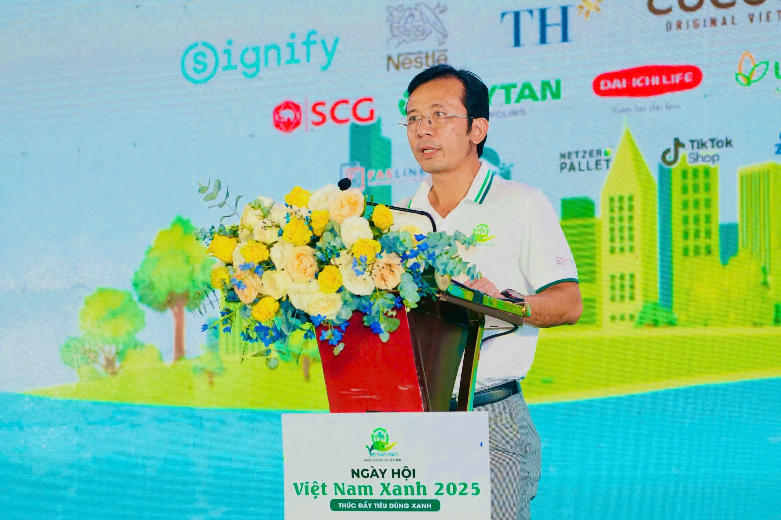 tong-ket-ngay-hoi-vn-xanh-1763315715.jpg