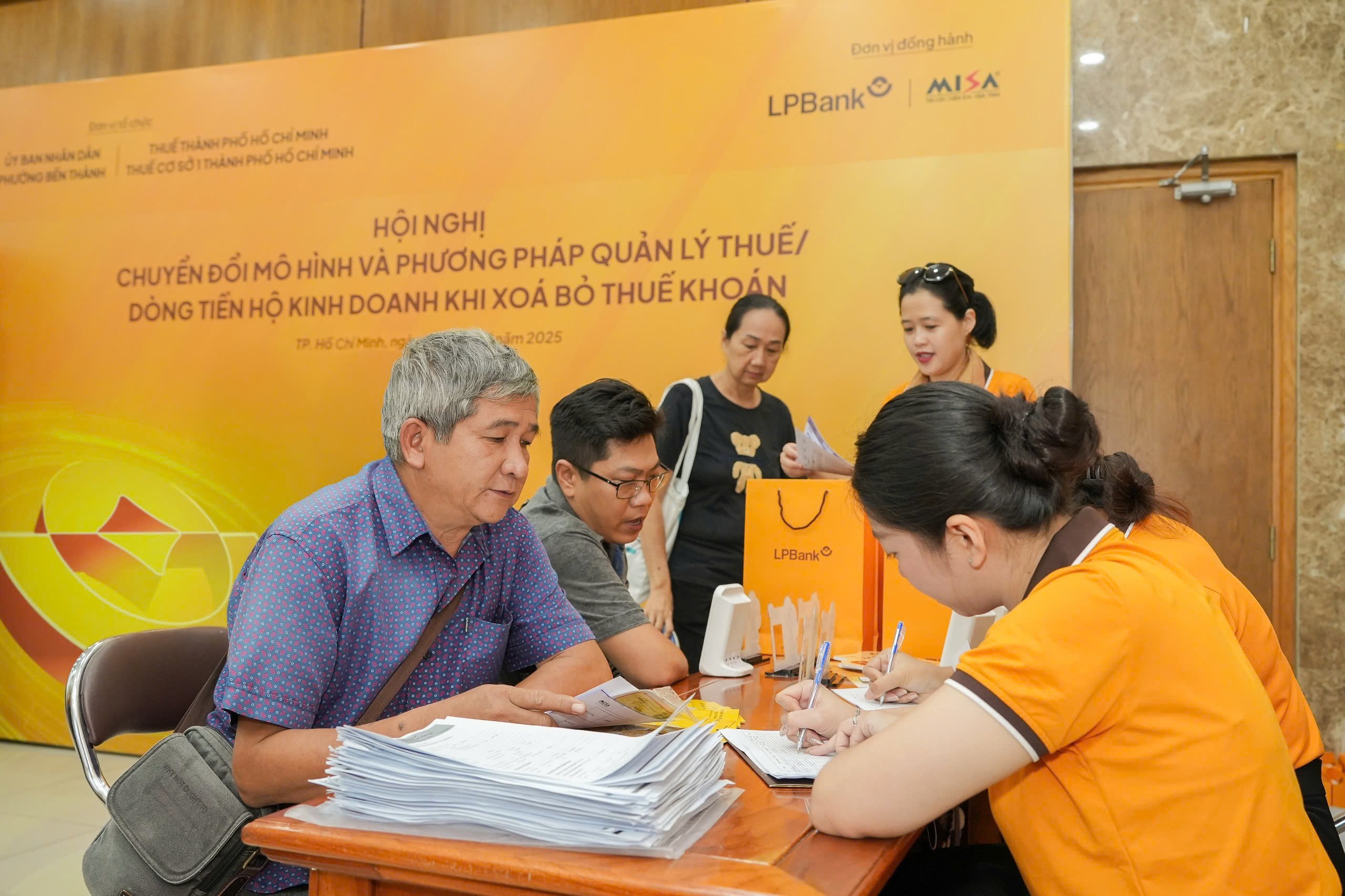 anh-2-lpbank-1763612188.jpg