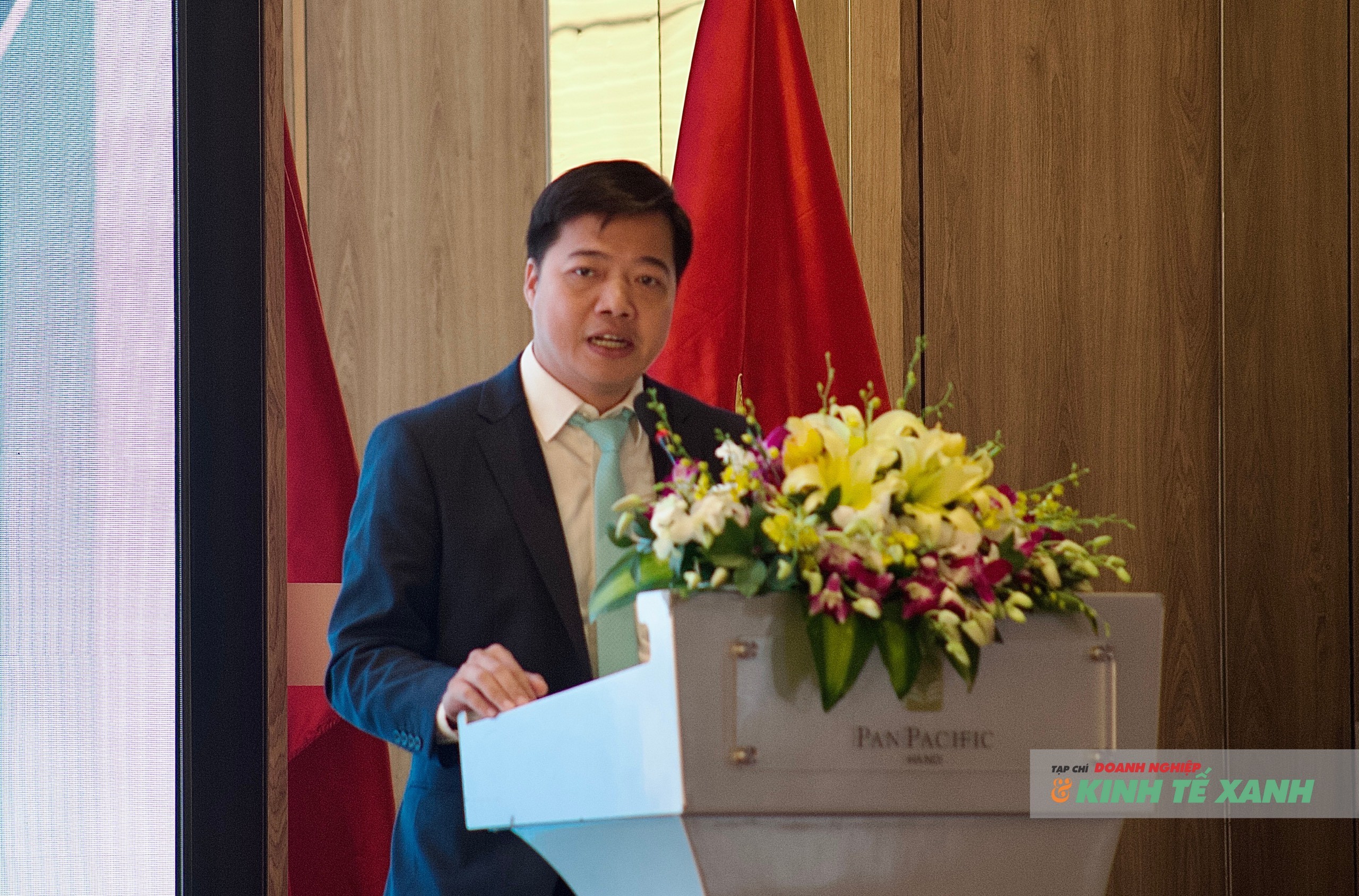 “Đại diện Chính phủ Việt Nam và đoàn 10Lc88 Casino & Thể Thao Link Mới Séc trao đổi bên lề sự kiện về cơ hội hợp tác trong các lĩnh vực công nghiệp, năng lượng và công nghệ cao.