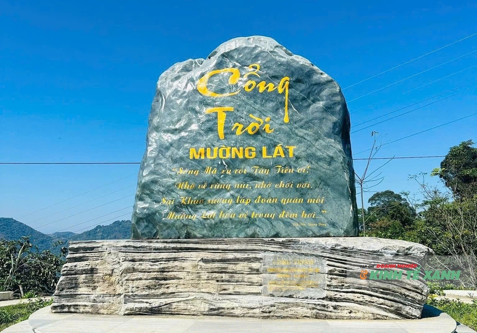 nguoi-dan-ba-cong-troi-3-1764083803.jpg