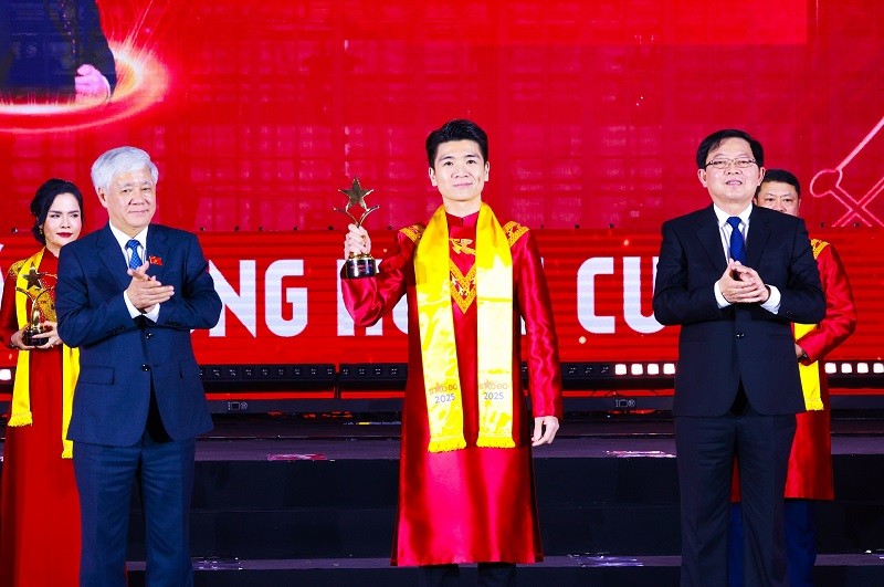 doanh-nhan-quang-vinh-1-1764253651.jpg