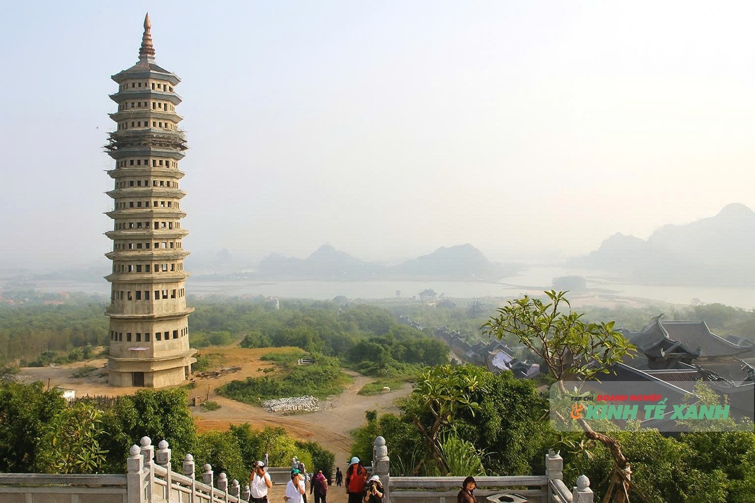 du-lich-ninh-binh-3-1765461656.jpg