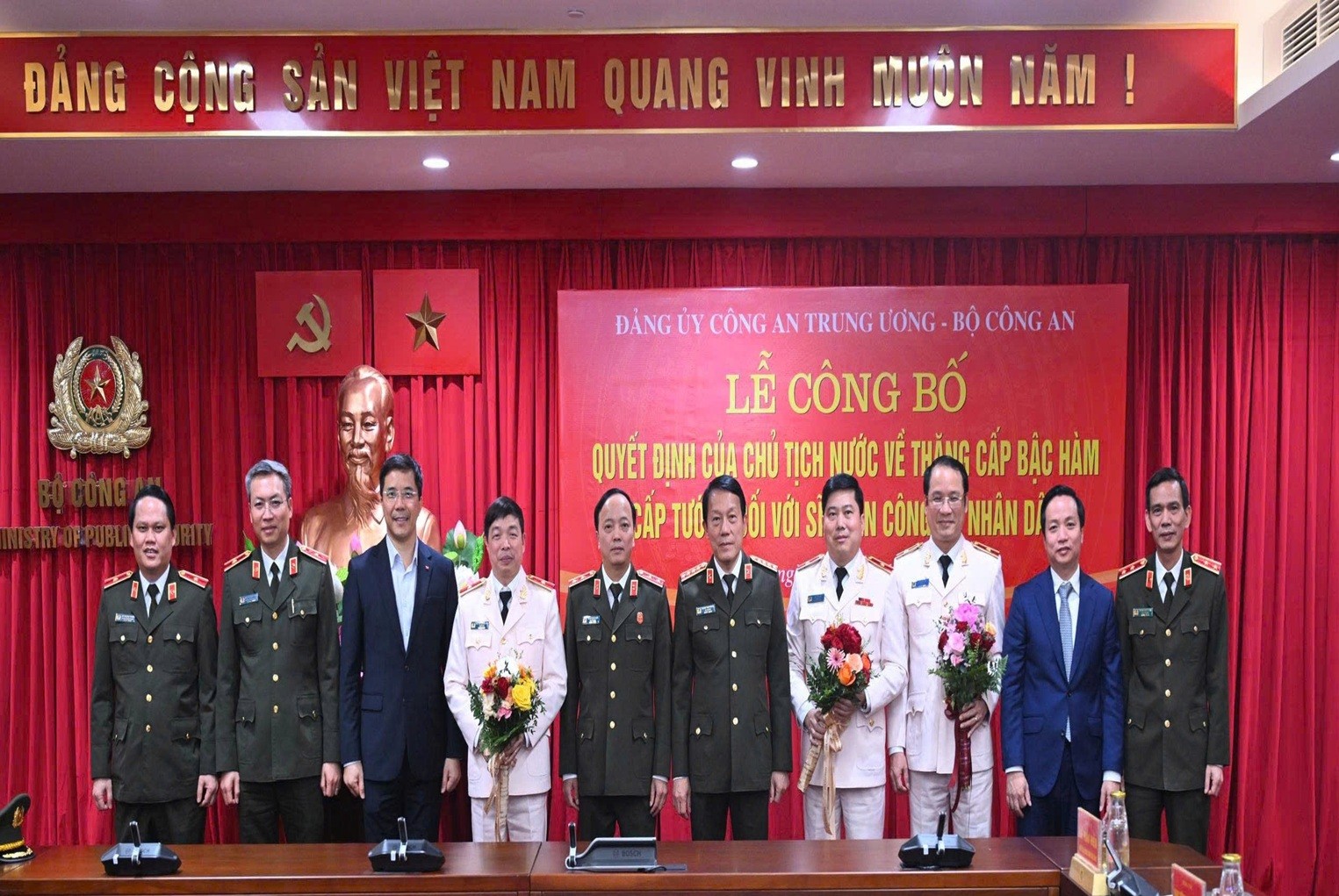ca-qn1-1766220976.jpg