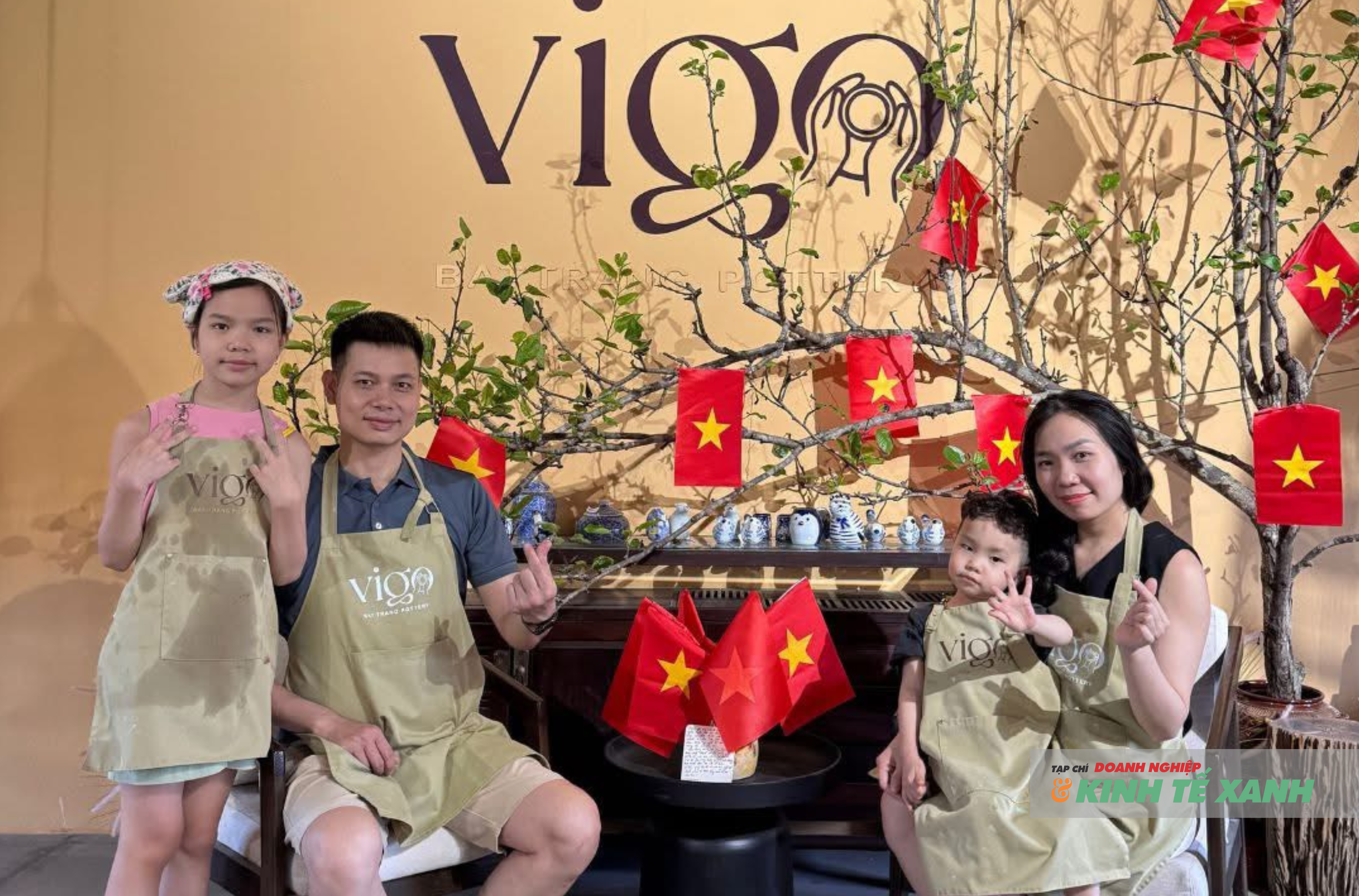 Nhiều gia đình đưa trẻ nhỏ đến trải nghiệm làm gốm tại VIGO Bát Tràng.