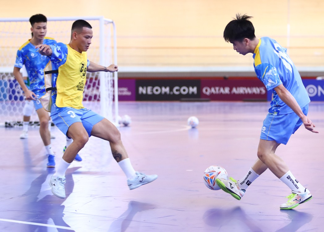 Đội tuyển futsal Việt Nam có buổi tập làm quen sân thi đấu chính thức