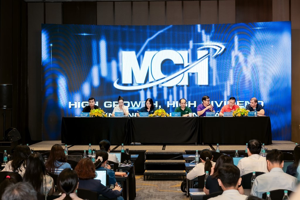 ban-lanh-dao-mch-tra-loi-cac-cau-hoi-cua-co-dong-20251205094039-1775280486.jpg